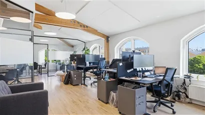 Flot kontor med god og funktionel indretning