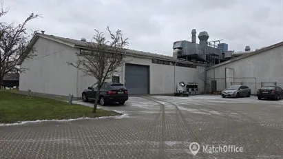 Stor produktions/lagerejendom udlejes