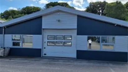 Værksted/lager med tilhørende kontorer